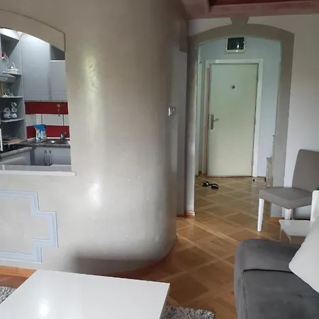 Loznicki Stan Na Dan 2 - Stan Na Dan Apartmán